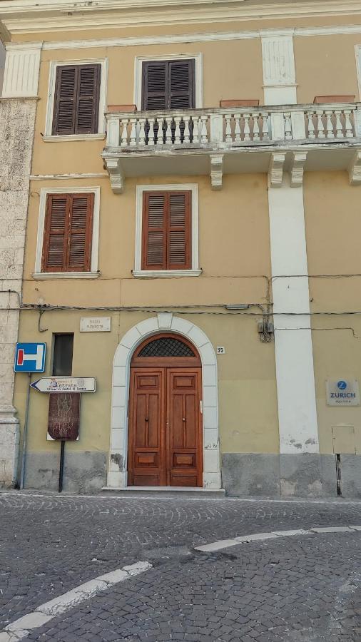 Piccolo Paradiso Suite In Pieno Centro Castel Di Sangro Exterior photo